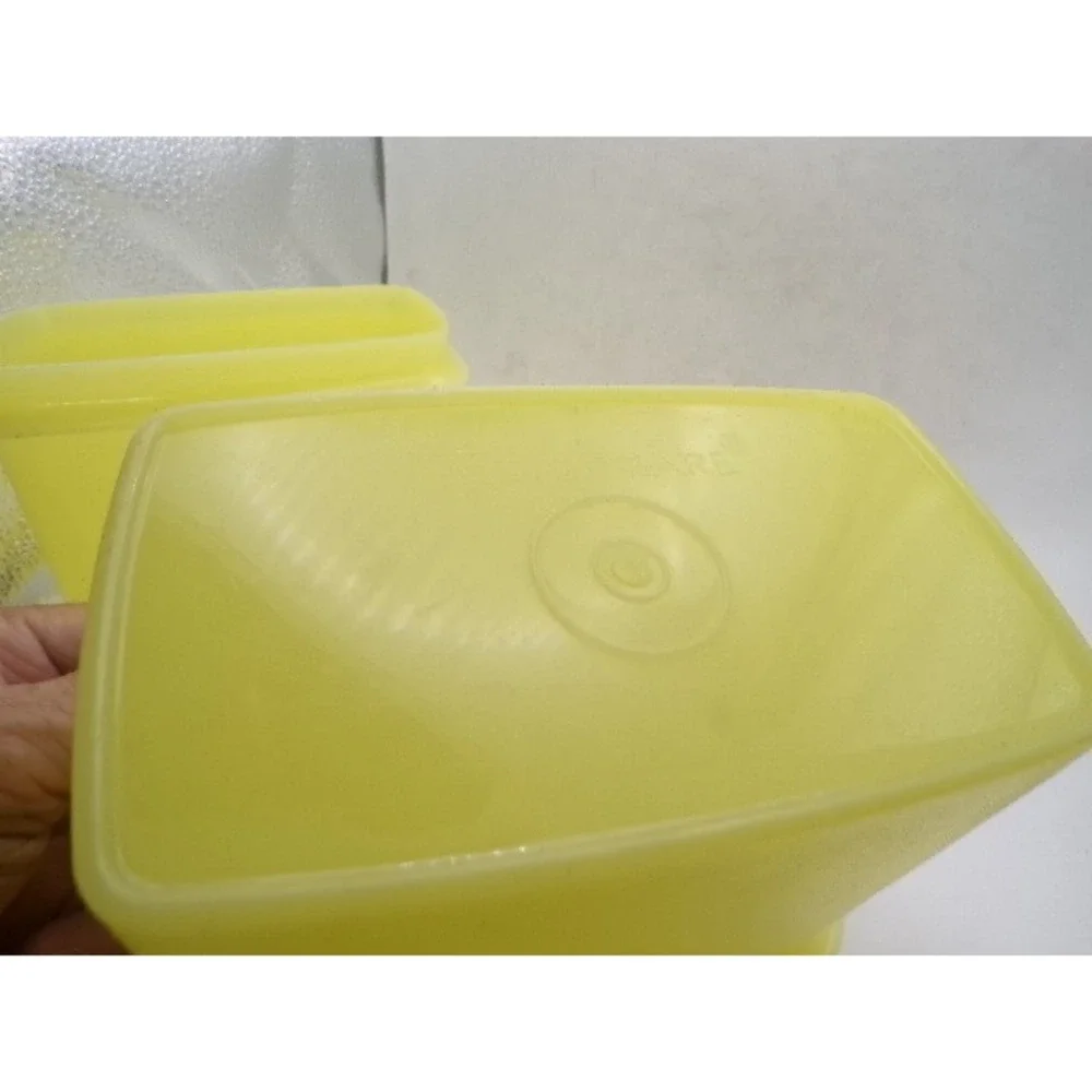 Tupperware Modular Mates Oval 2 Yellow Food Storage Containers 2 Vintage 1 Lid